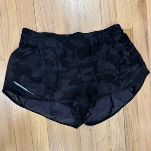 Lululemon Hotty Hot Shorts in 2.5”